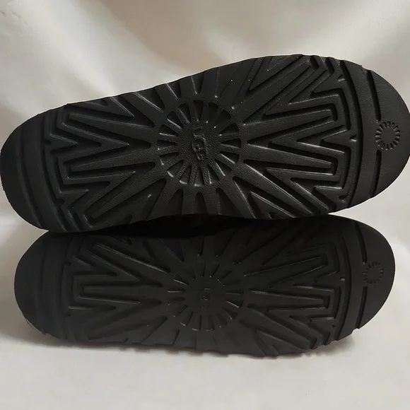 UGG Classic Clear Mini Panther Boots (W Size 7) - Picture 9 of 14